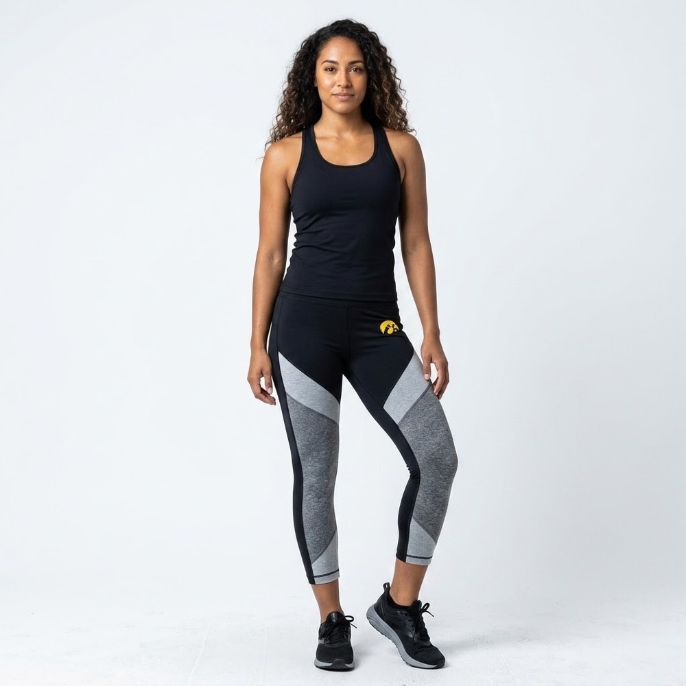 Iowa Hawkeyes Under Armour Leggings Women S Black HeatGear Crop UW7112999 *NEW*